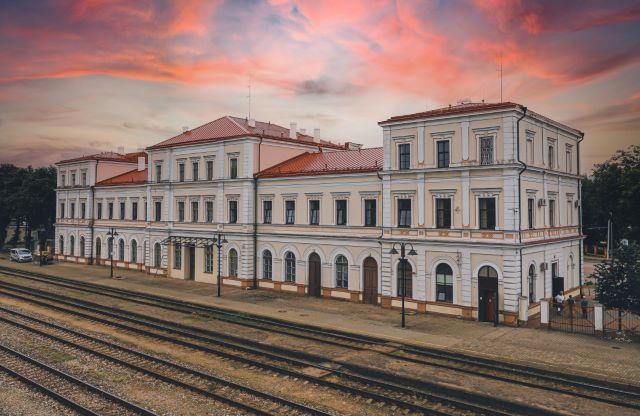 VAS “Latvijas dzelzceļš” izsludina iepirkumu Dobeles un Liepājas staciju modernizācijai